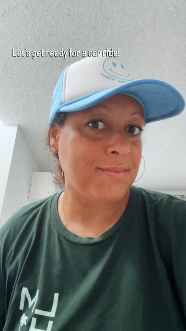 Beach bound makeup. 

I kept it simple with a sunscreen base, some liquid blush, and a coat of lip gloss. Perfect for reading in the sun & floating in the lagoon. 🌤️🌊

#happyadventures #beachbum #nofussbeauty #momswholovemakeup #getoutside