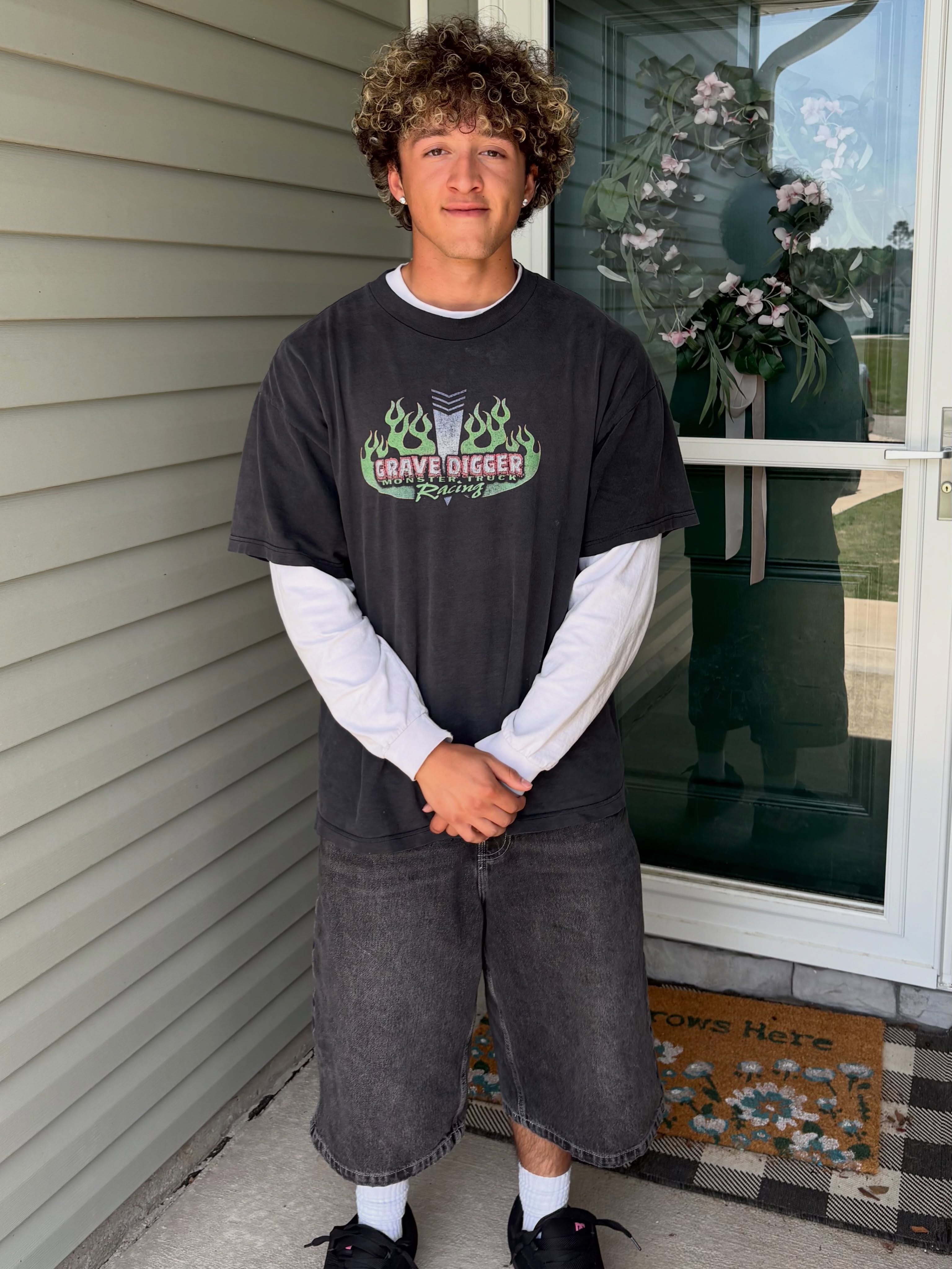 Last day <— First Day

We have a SENIOR! 🥹😭🫶🏽